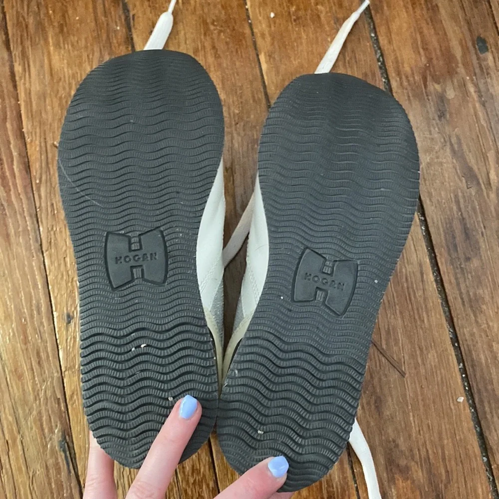 Hogans - Picture 5 of 5